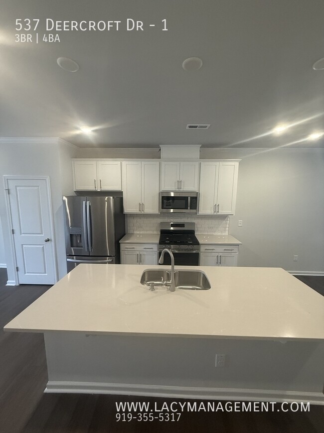 Building Photo - 537 Deercroft Dr