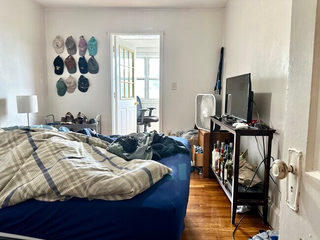 Building Photo - 223 Summer St