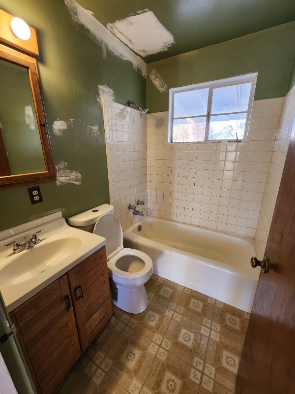 Building Photo - 4709 E Seneca St