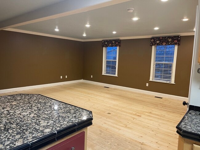 Building Photo - 572 W 6300 S