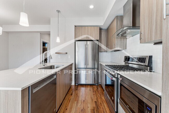 Building Photo - 1460 Wolff St