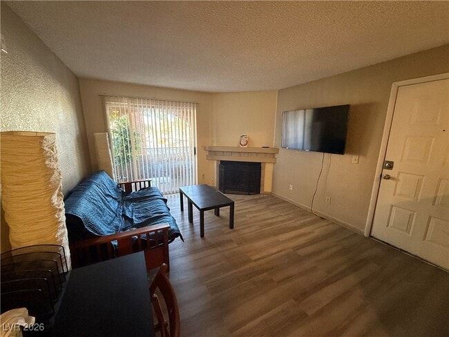 Building Photo - 240 Mission Catalina Ln