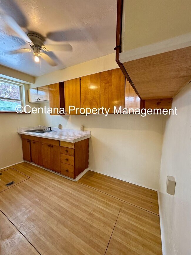 Building Photo - 1265-1265 1/2 Farrell