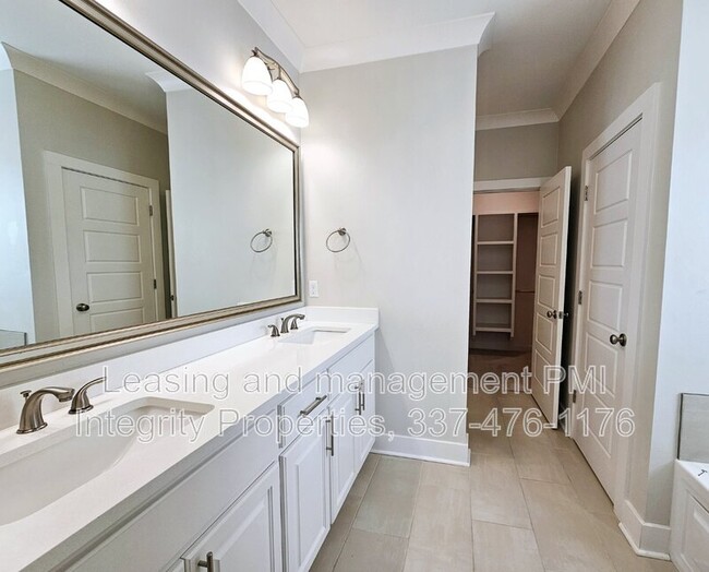 Building Photo - 30195 Sanctuary Blvd