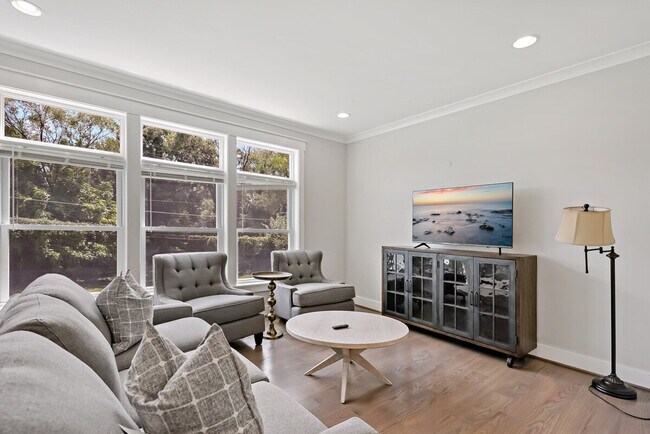 Building Photo - 2901 Random Rd