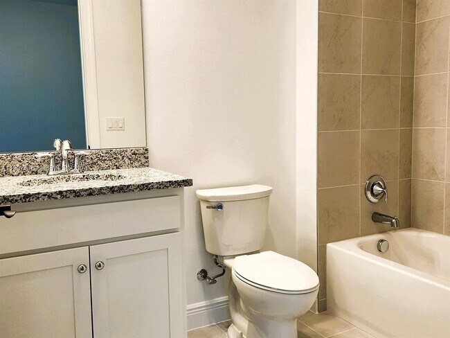 Building Photo - 5243 Rivo Alto Cir