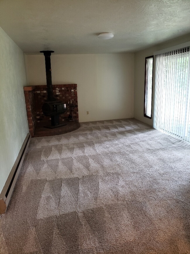 Building Photo - STATUS: PENDING APPLICATION- | R35 |$1895....