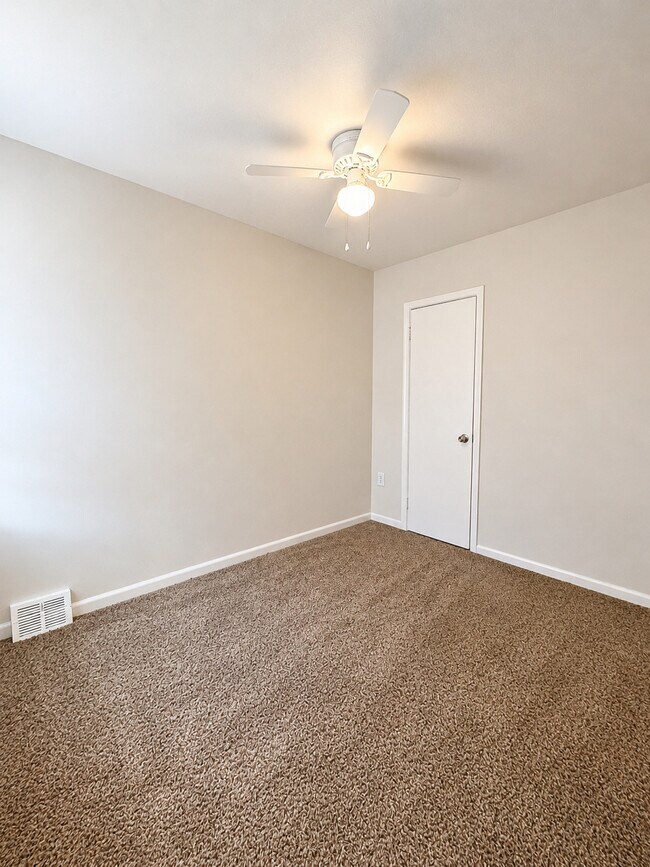 Building Photo - 3130 Hartville St