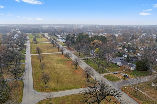 Building Photo - Updated 5-Bedroom, 2-Bath Home Across from the Park