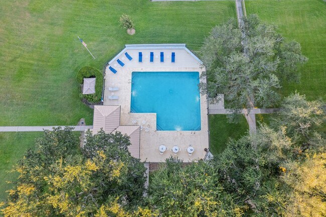 Building Photo - 15575 Marina Dr