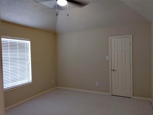 Building Photo - 5823 Grand Saline Dr