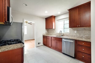 Building Photo - 5609 6th St S