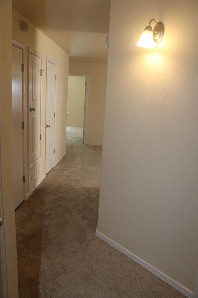 Building Photo - 12928 Hueco Pit Dr