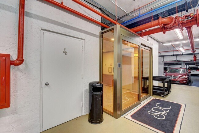 Building Photo - 4301 N Ocean Blvd