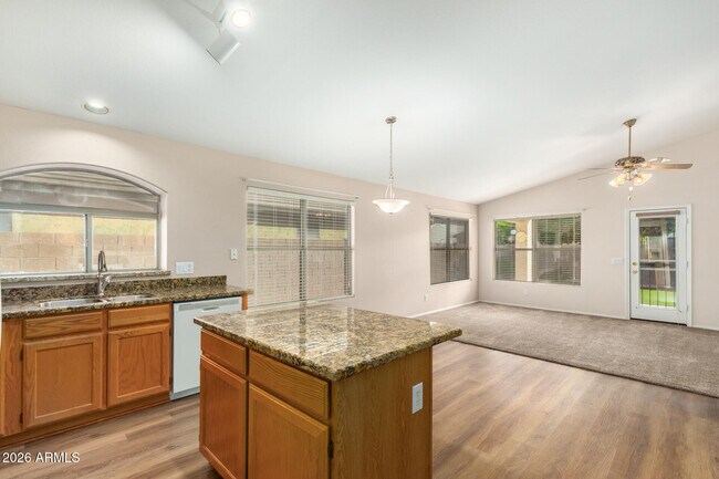 Building Photo - 6431 W Escuda Rd