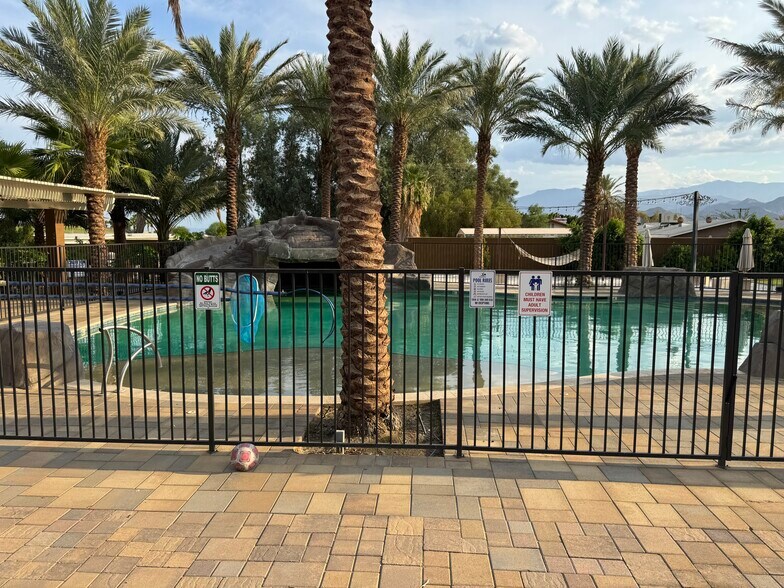 Building Photo - 38580 Rancho Los Cerritos Dr