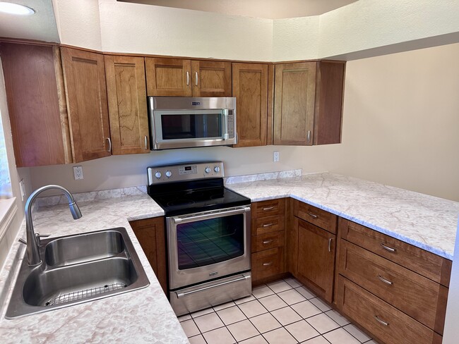 Building Photo - 11456 N Fairway Dr
