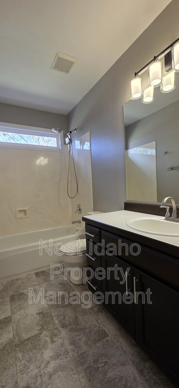 Building Photo - 1123 N Watson Way