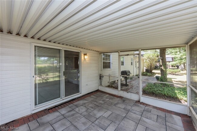 Building Photo - 33403 Cromwell Dr