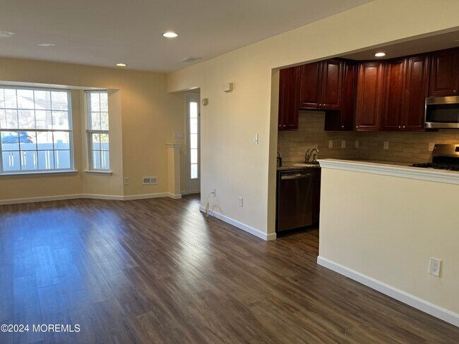 Building Photo - 156 Brookfield Dr