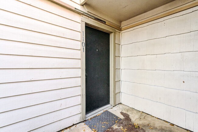 Building Photo - 6001 Reims Rd