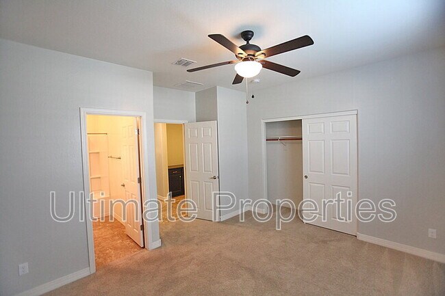 Building Photo - 9907 W Louise Dr