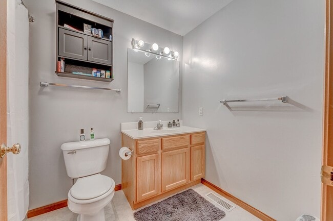 Building Photo - 9 Riddle Ct