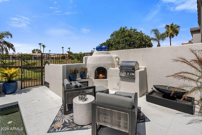 Building Photo - 8222 E Cortez Dr