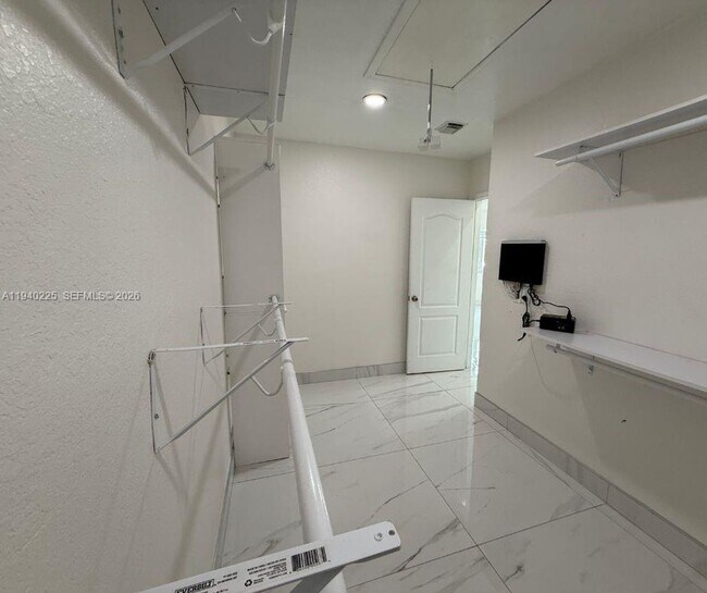 Building Photo - 27037 SW 142nd Ave