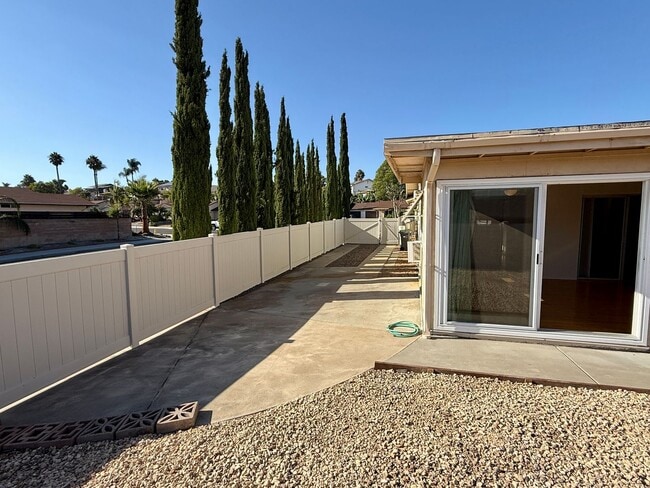 Building Photo - Charming 2 Bedroom in Oceanside 55+ Community