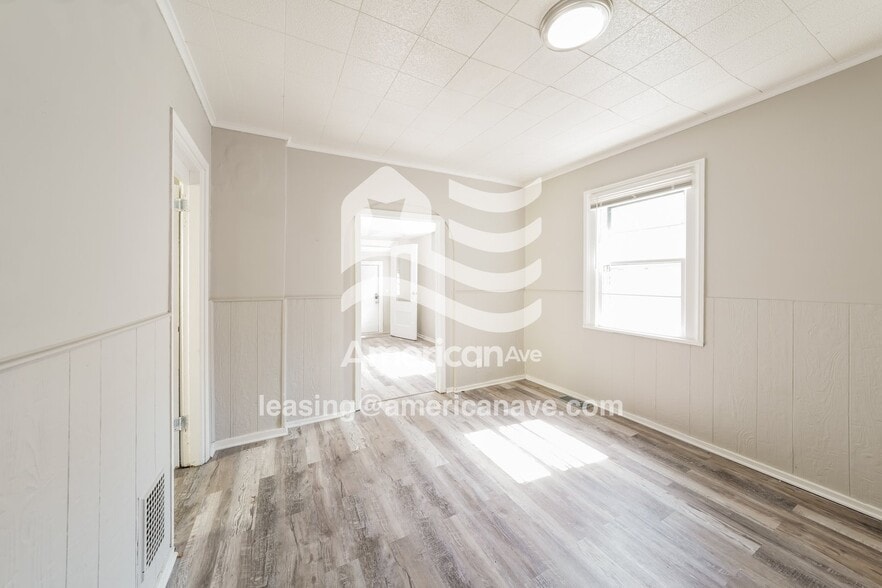 Building Photo - 167 5th St