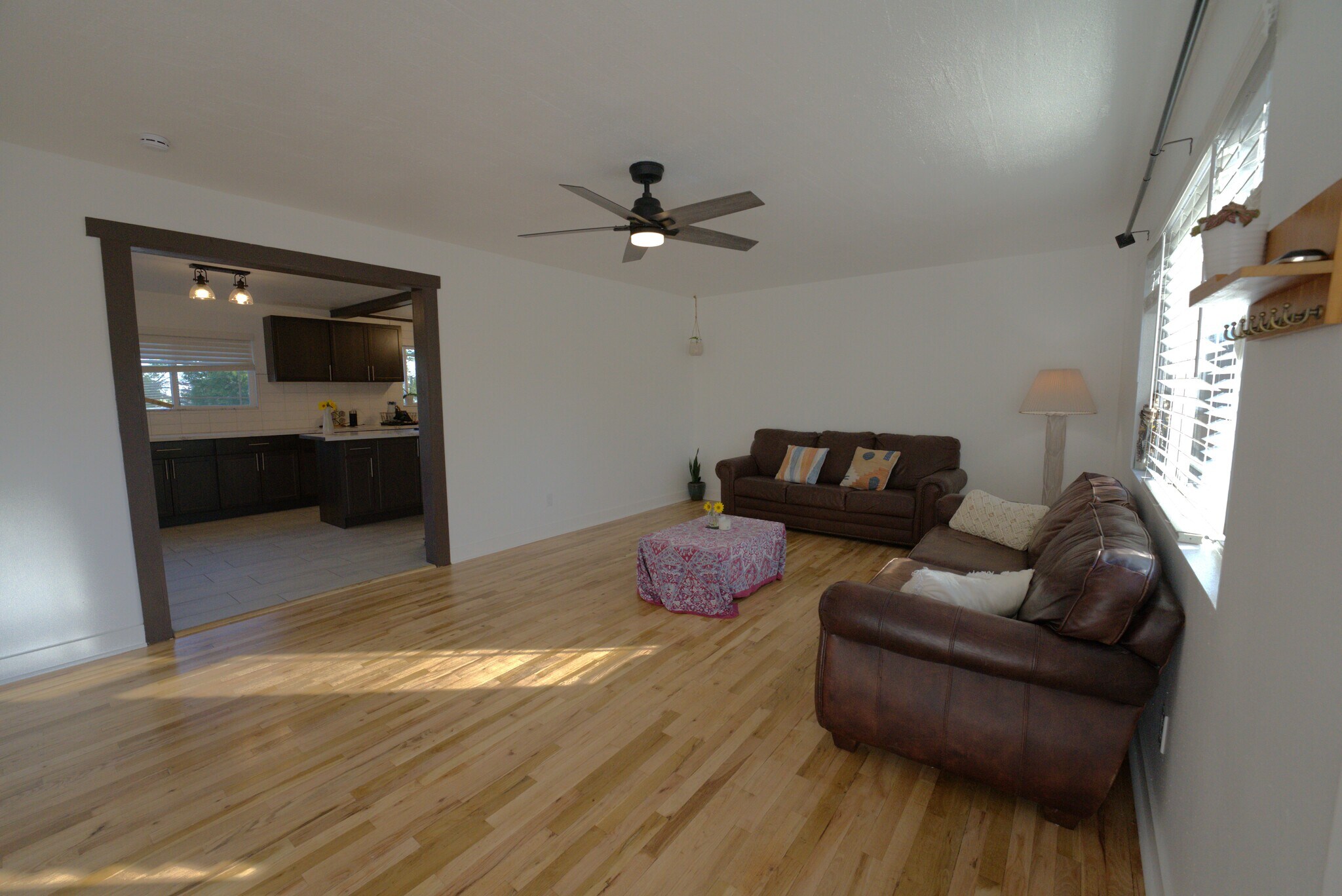 living room and kitchen entrance - 1340 Rayburn Dr