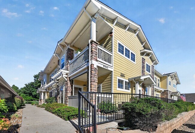 Building Photo - 9441 Ashbury Cir