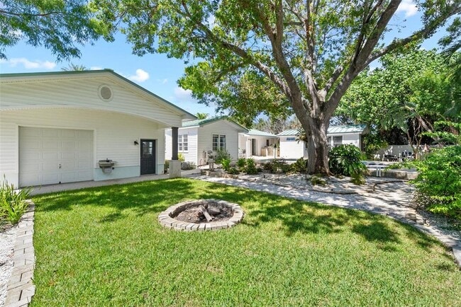 Building Photo - 759 Lantana Ave