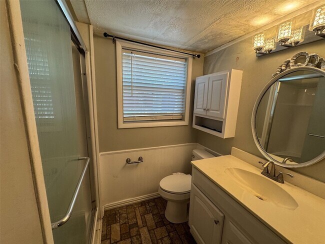 Building Photo - 1213 Idlewood Dr