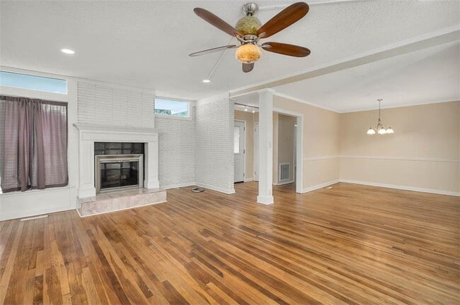 Building Photo - 2908 Mimosa Rd