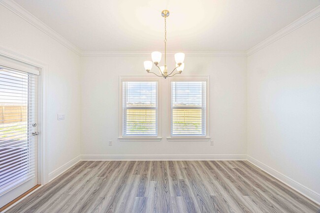 Building Photo - 12591 Shoshoney Cir