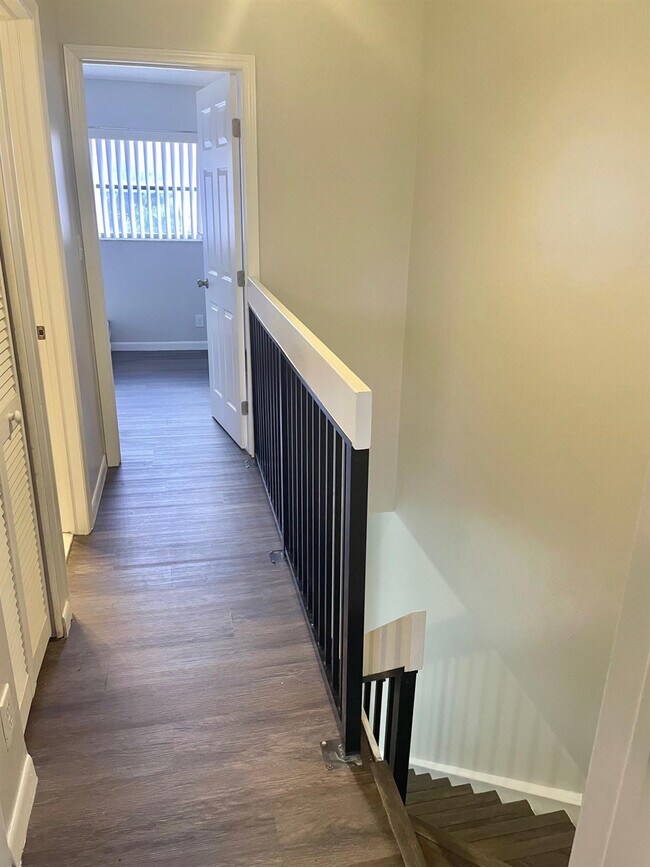 Building Photo - 2700 S Oakland Forest Dr