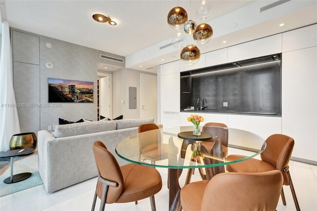 Building Photo - 300 Biscayne Blvd Way