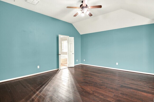 Building Photo - 9226 Fernwillow Dr