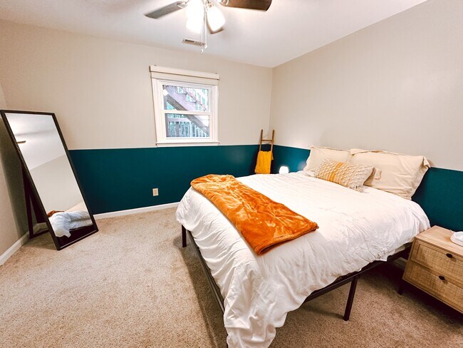 Building Photo - 1408 Highland Trl