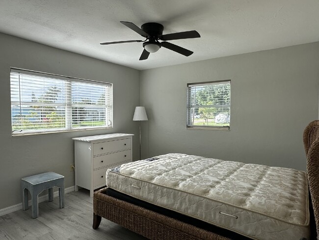 Building Photo - "Elegant 3-Bed Waterfront pool Home"