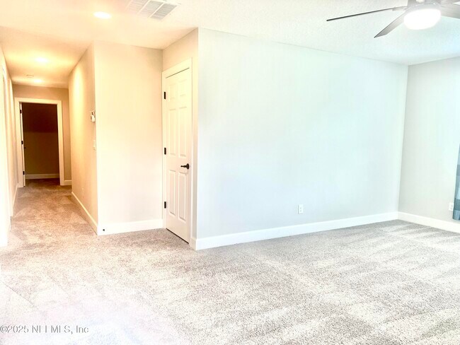 Building Photo - 242 Orchard Ln