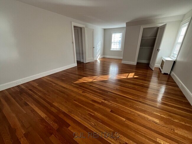 Building Photo - 30 Stearns Rd