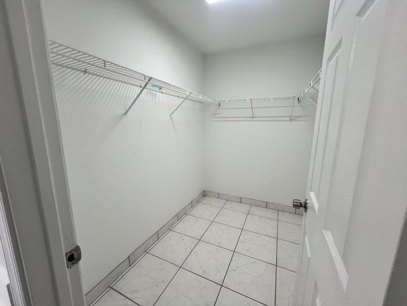 Building Photo - 1096 Staghorn St