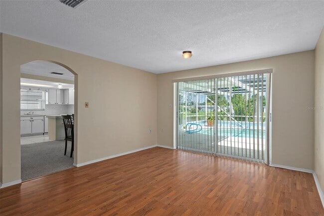 Building Photo - 7403 Populus Dr