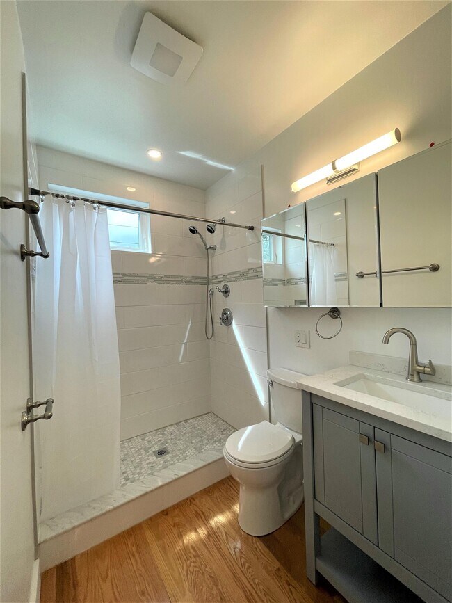 Building Photo - 29 Green St