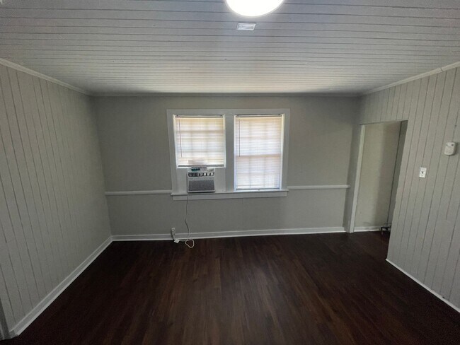 Building Photo - New Bern 505