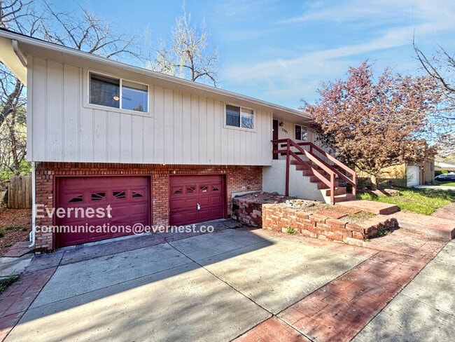 Building Photo - 2507 Flintridge Dr