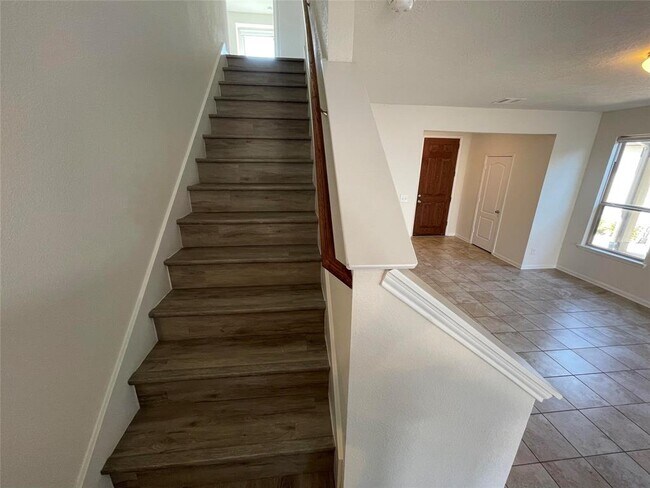 Building Photo - 13022 Mills Creek Meadow Dr